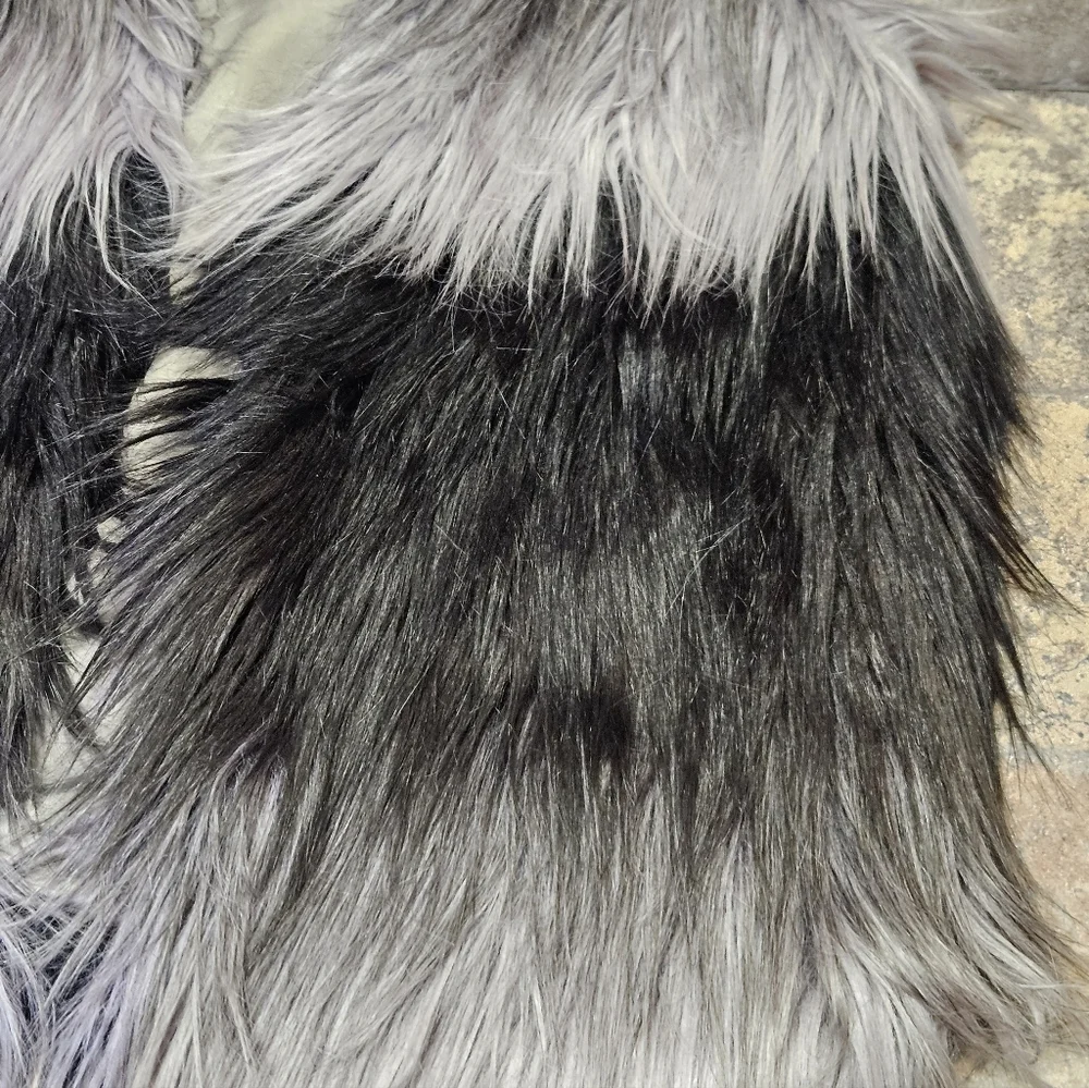 Tart Collections Faux Fur Ombre Vest Size Medium